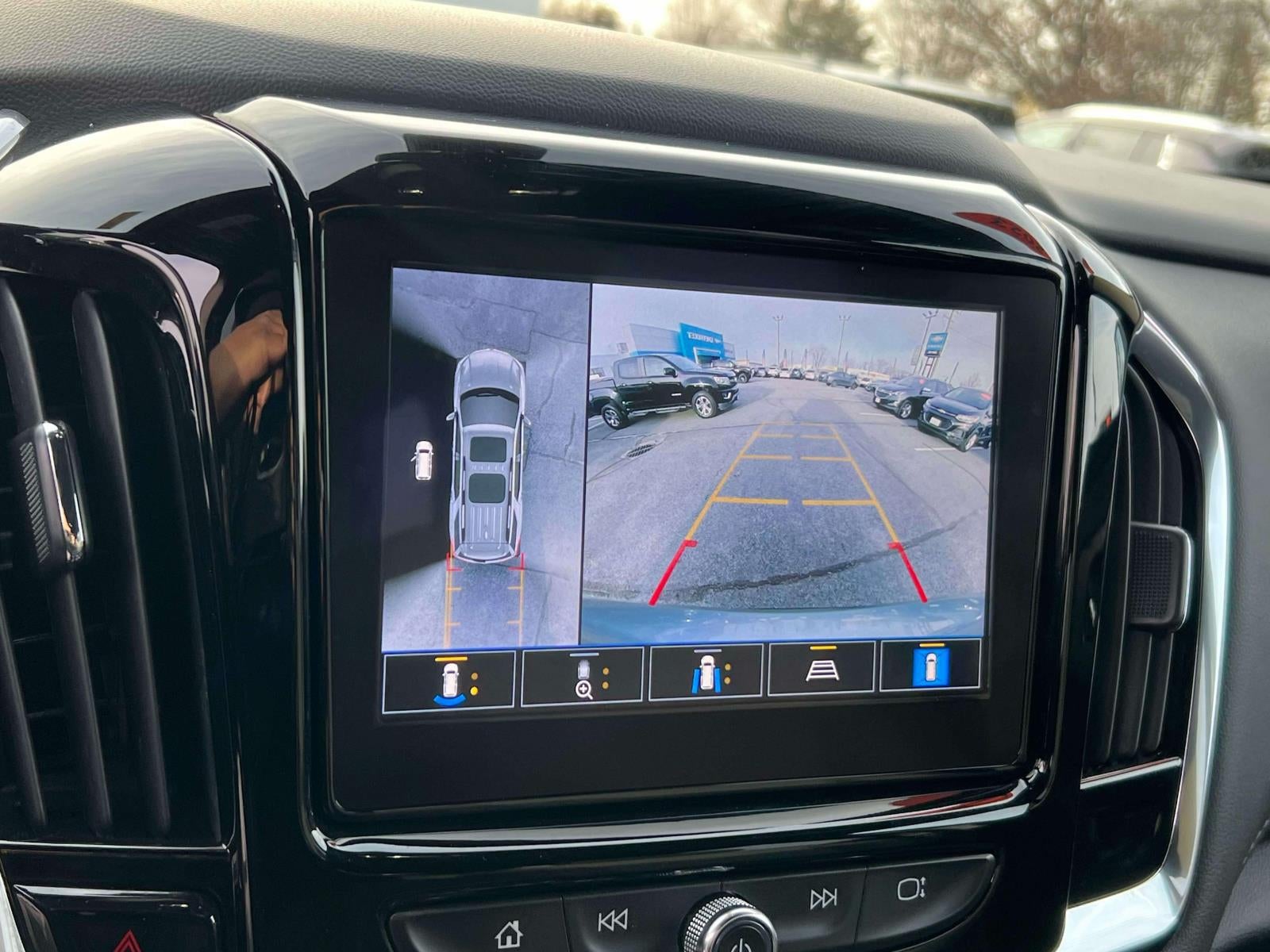 2023 Chevrolet Traverse AWD LT Cloth