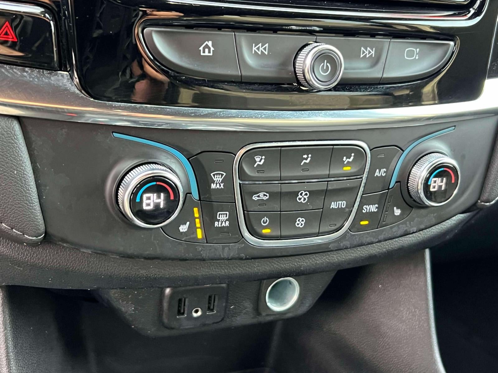 2023 Chevrolet Traverse AWD LT Cloth