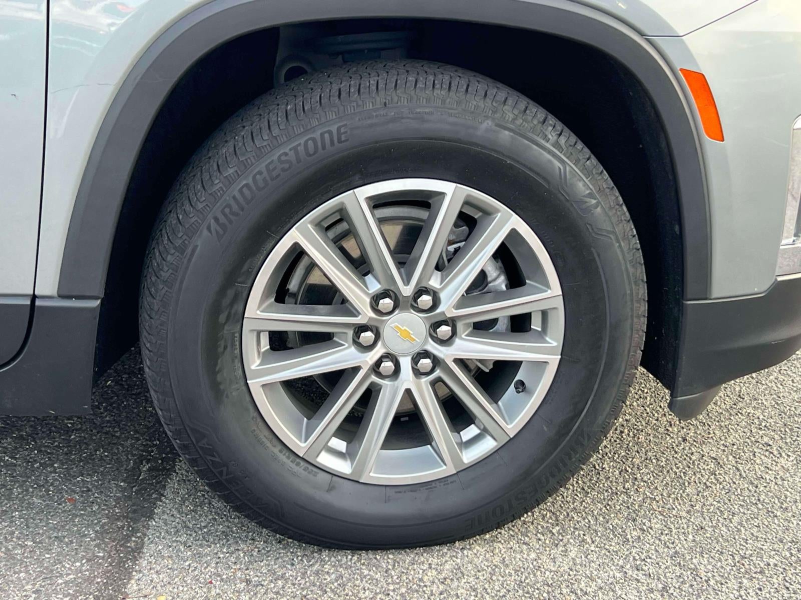 2023 Chevrolet Traverse AWD LT Cloth
