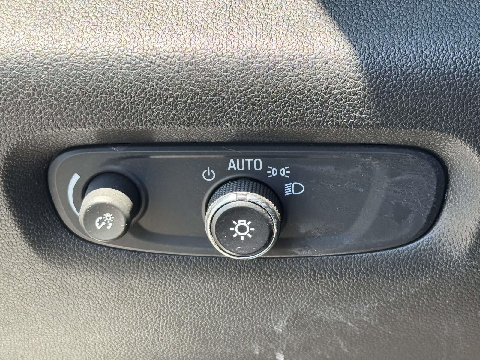 2023 Chevrolet Traverse AWD LT Cloth