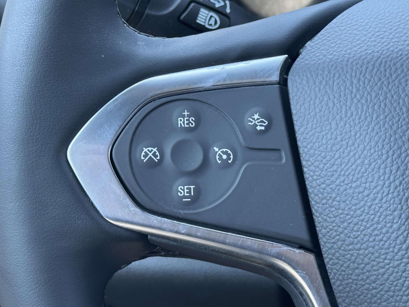 2023 Chevrolet Traverse AWD LT Cloth