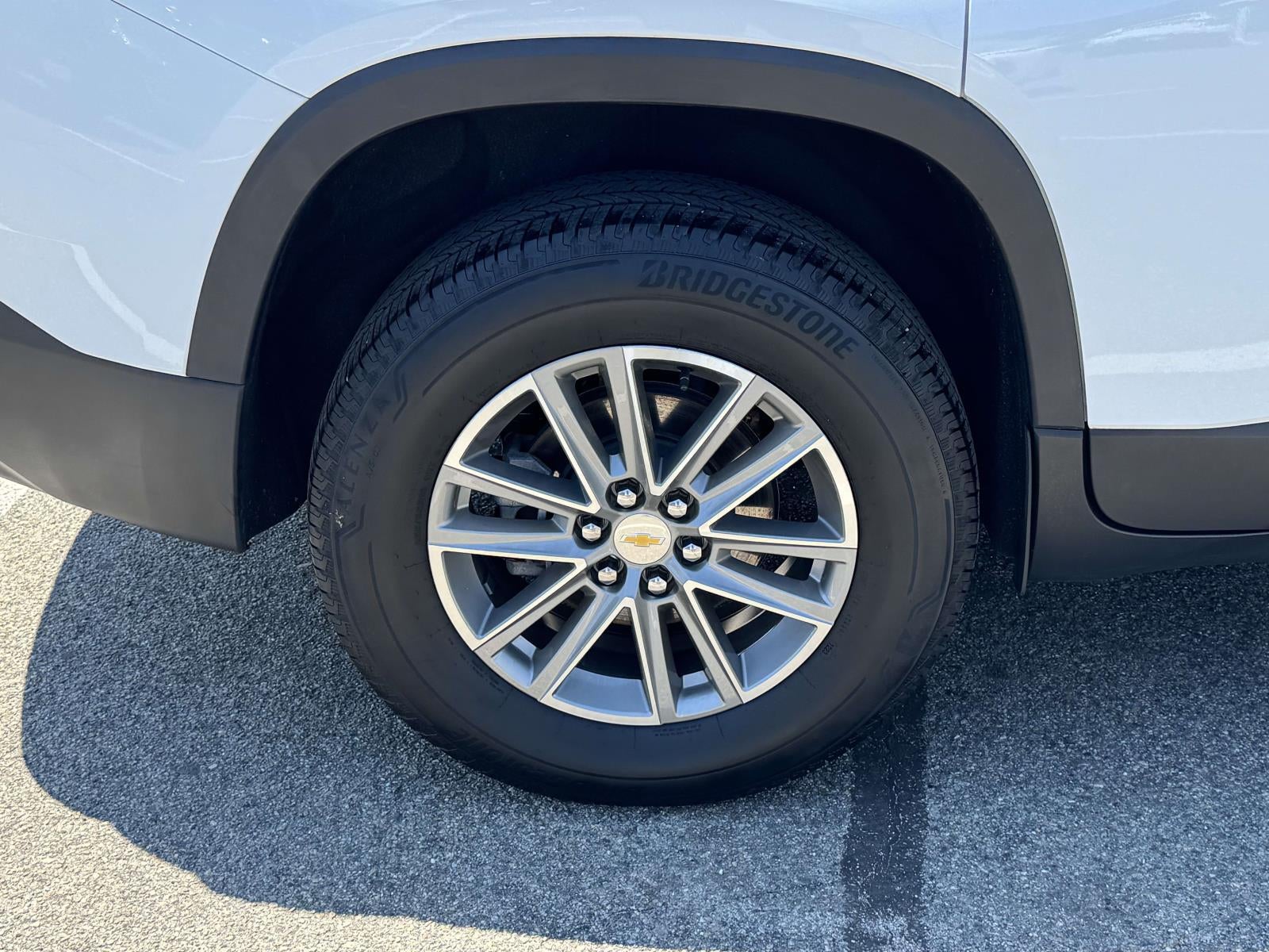 2023 Chevrolet Traverse AWD LT Cloth