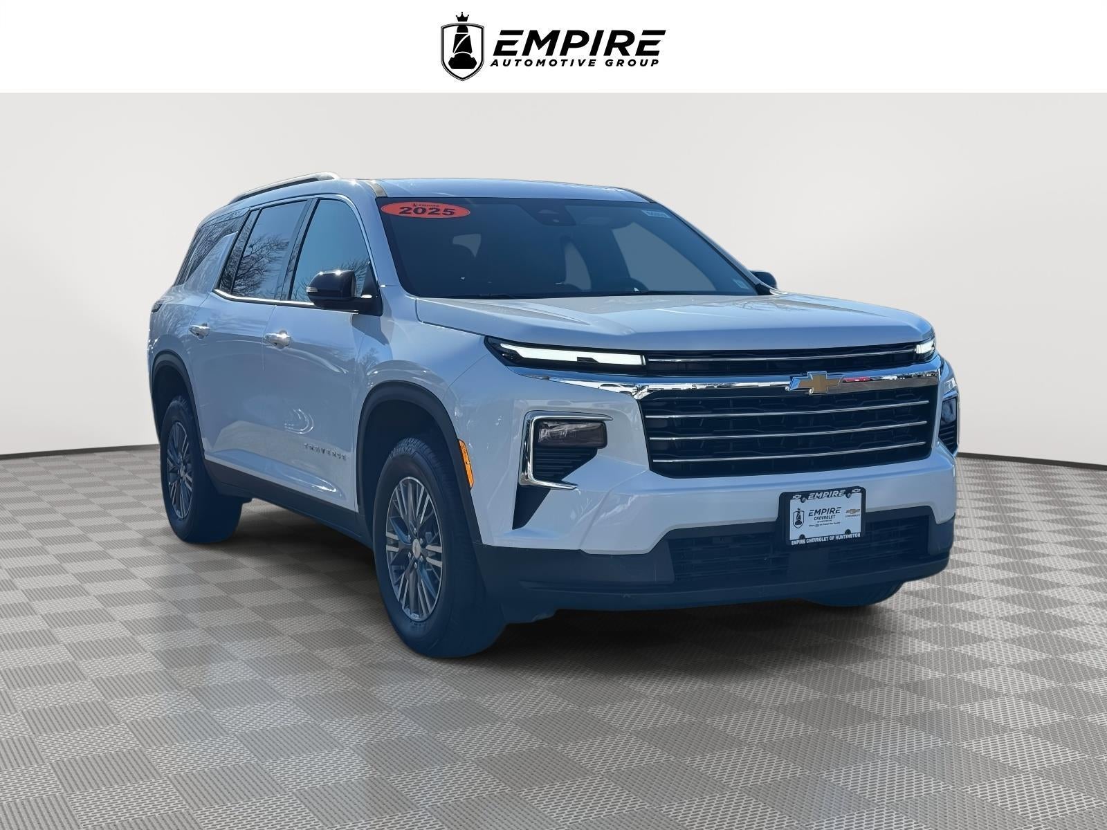 2025 Chevrolet Traverse AWD LT