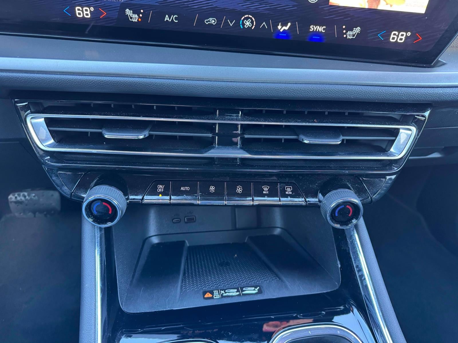 2025 Chevrolet Traverse AWD LT