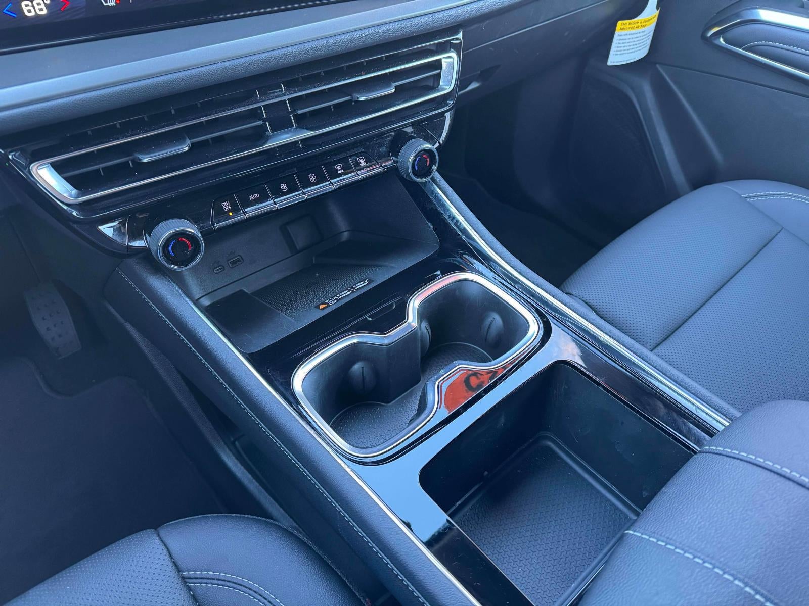 2025 Chevrolet Traverse AWD LT