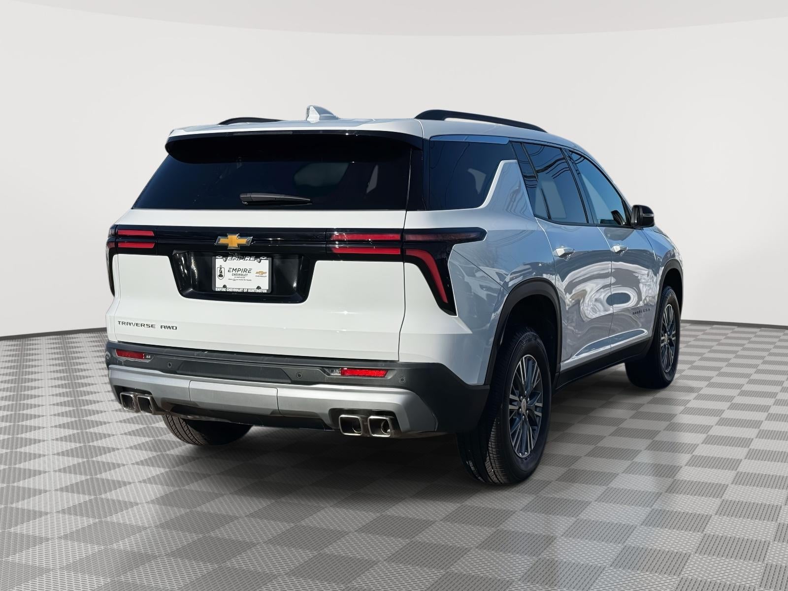 2025 Chevrolet Traverse AWD LT