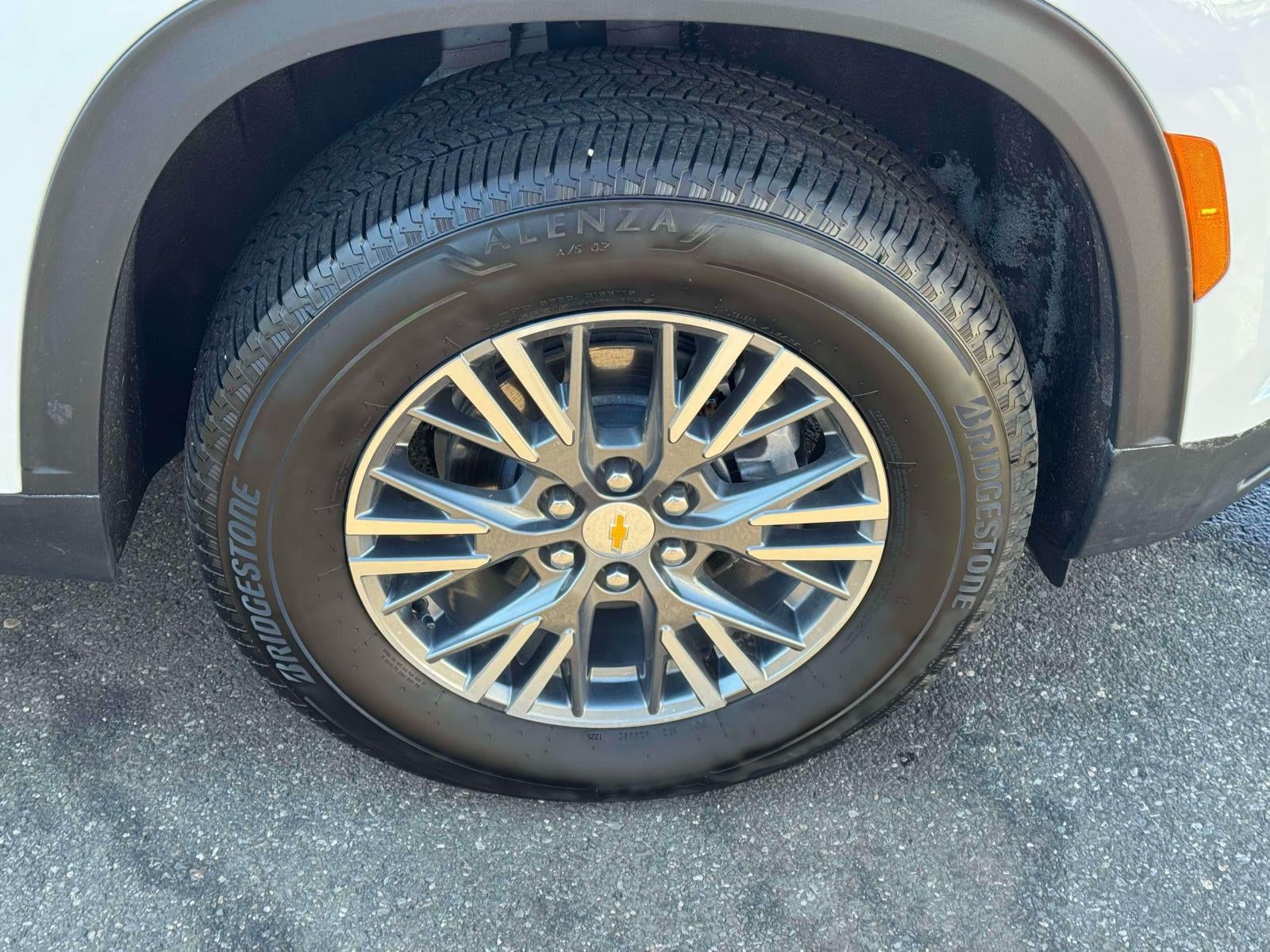 2025 Chevrolet Traverse AWD LT