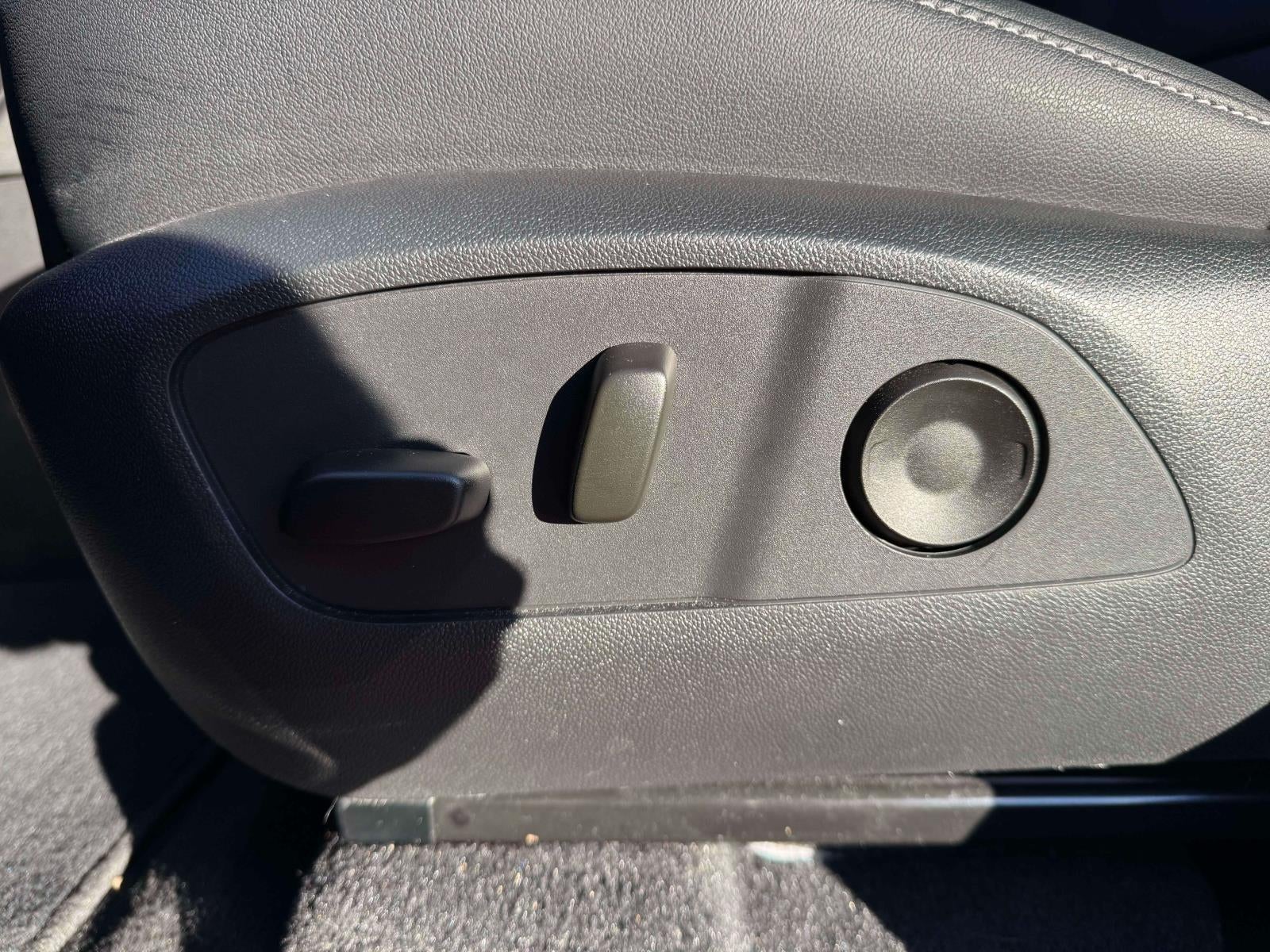 2025 Chevrolet Traverse AWD LT