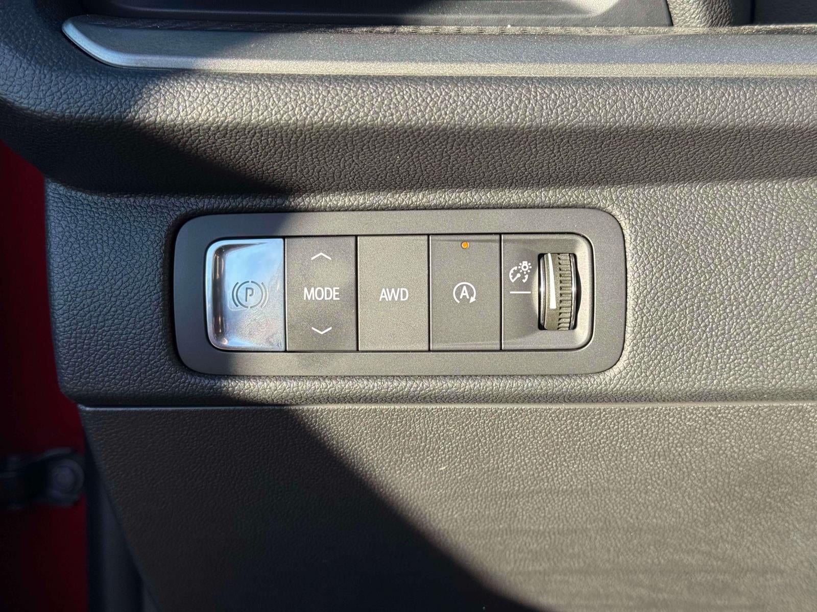 2025 Chevrolet Traverse AWD LT