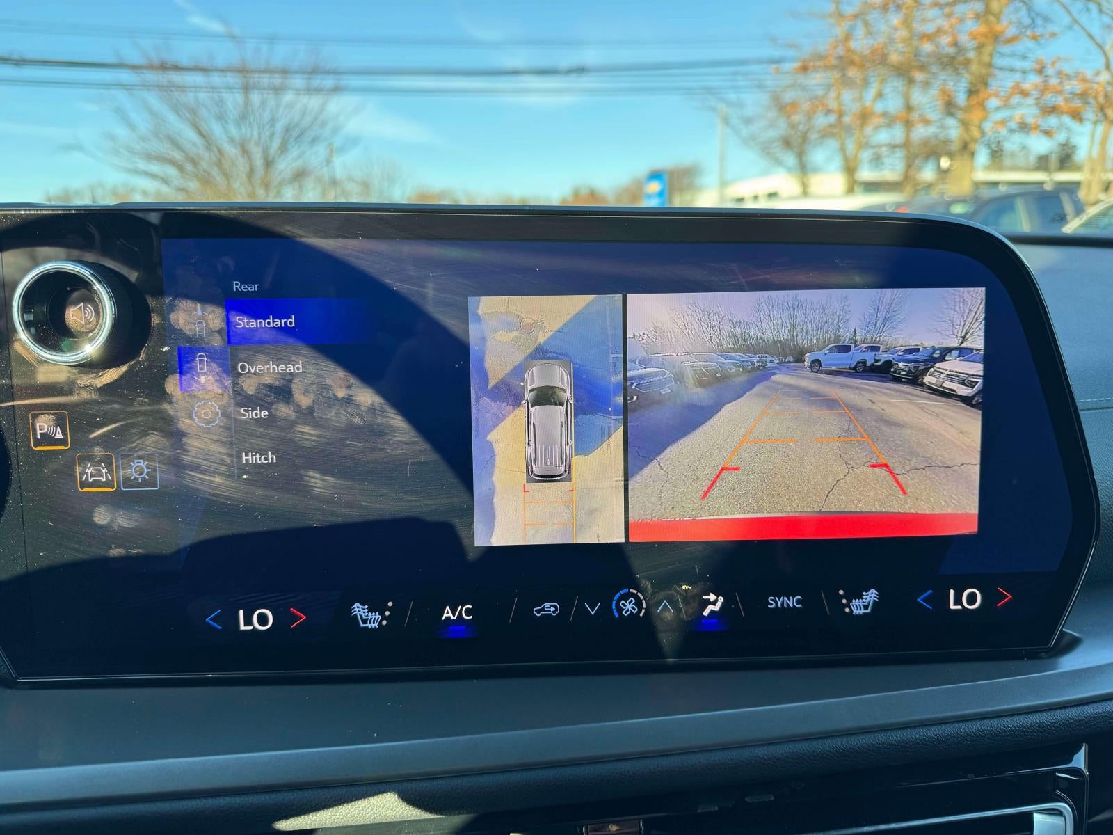 2025 Chevrolet Traverse AWD LT