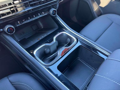 2025 Chevrolet Traverse AWD LT