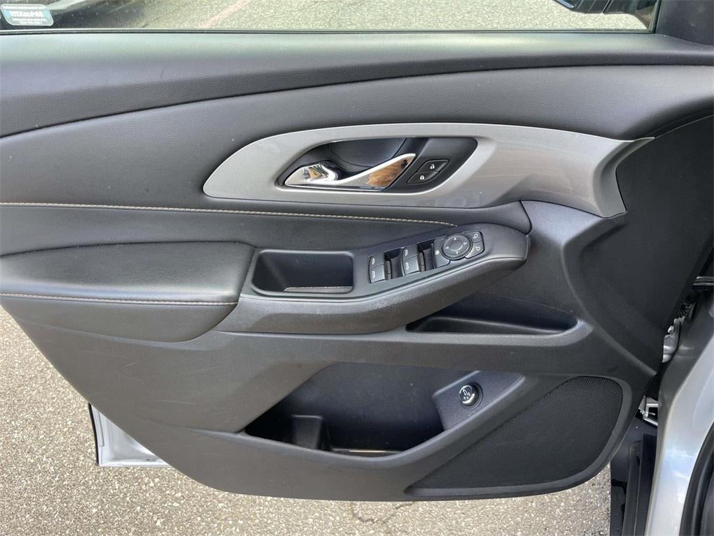 2021 Chevrolet Traverse AWD LT Leather