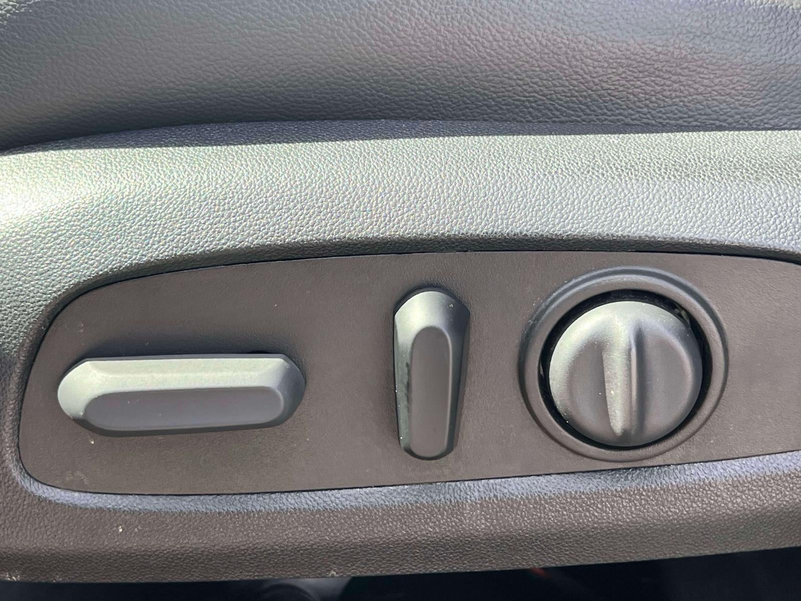 2021 Chevrolet Traverse AWD LT Leather