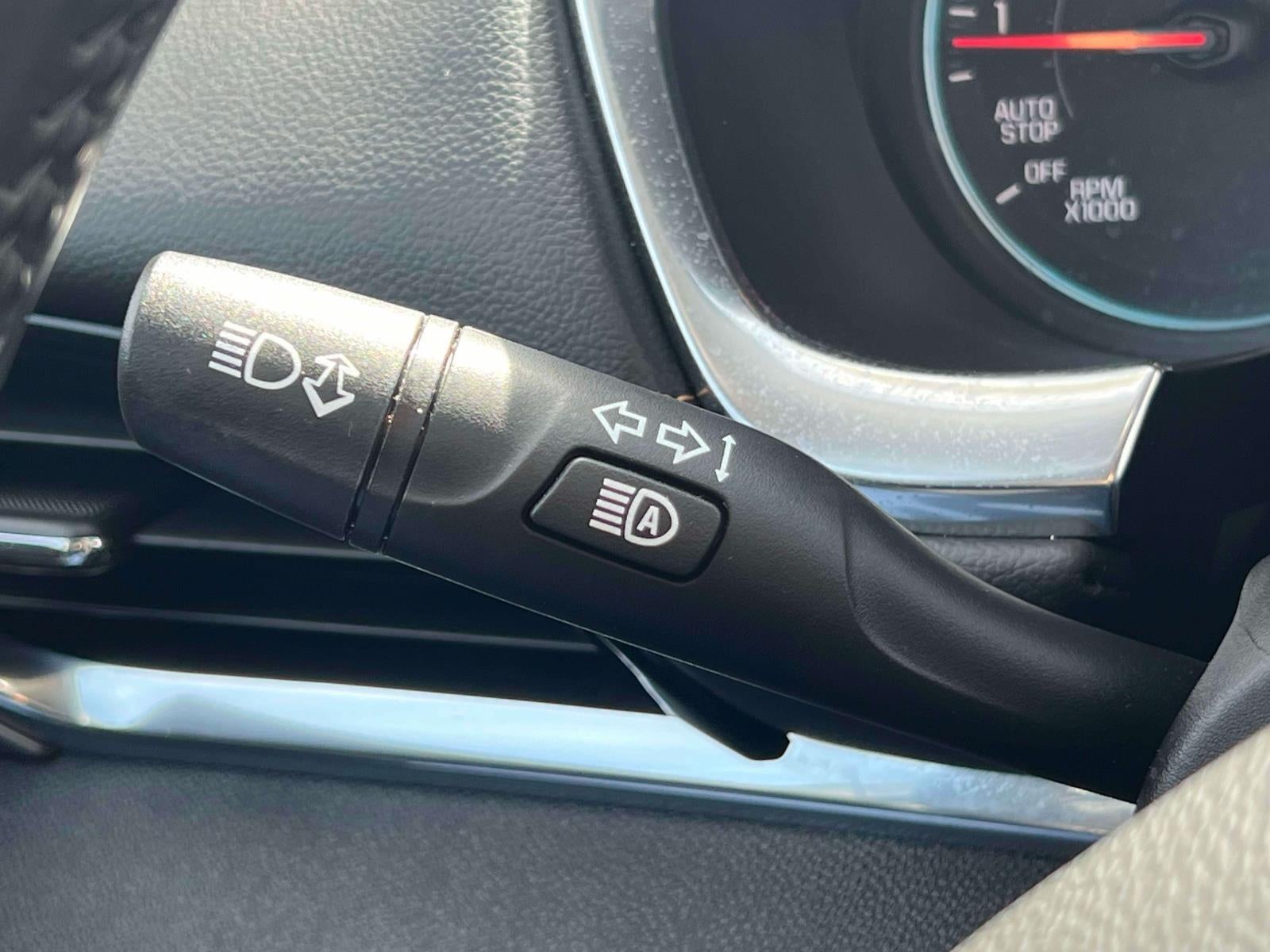 2021 Chevrolet Traverse AWD LT Leather