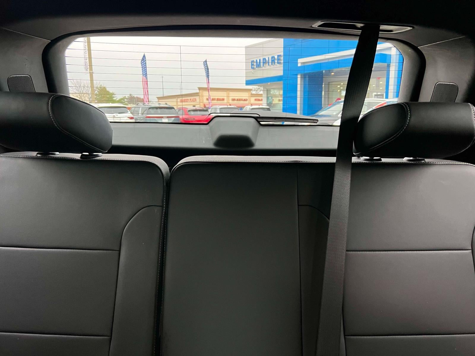 2023 Chevrolet Traverse AWD LT Leather