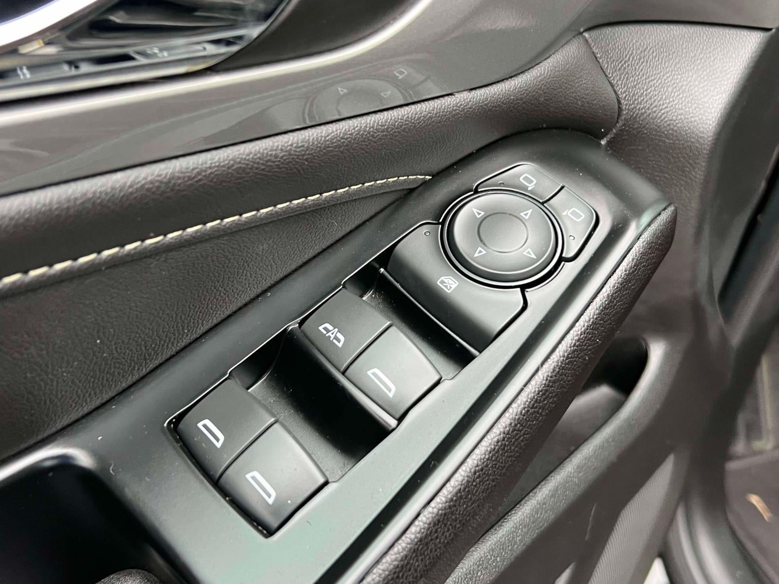 2023 Chevrolet Traverse AWD LT Leather