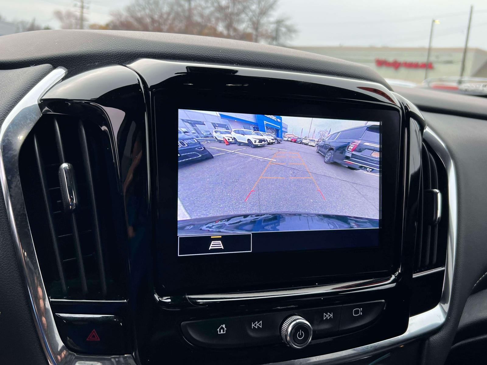 2023 Chevrolet Traverse AWD LT Leather