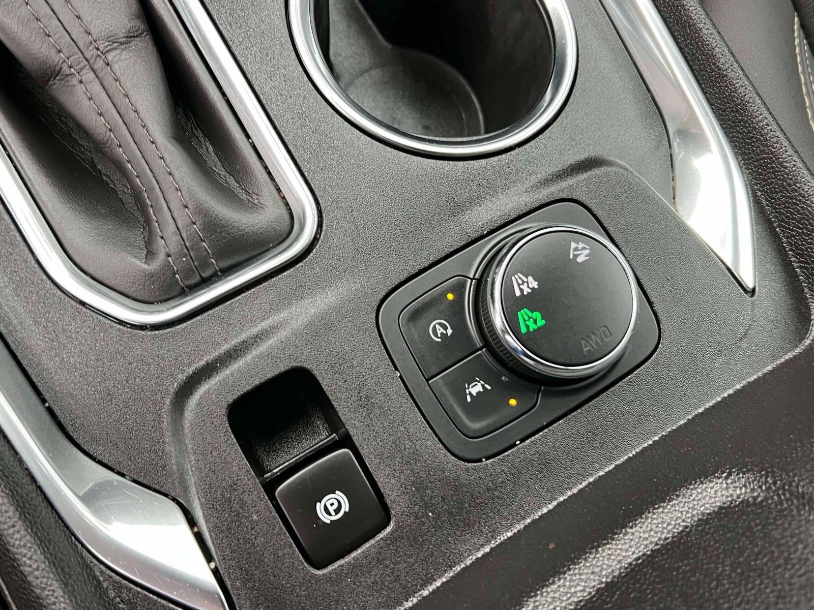 2023 Chevrolet Traverse AWD LT Leather