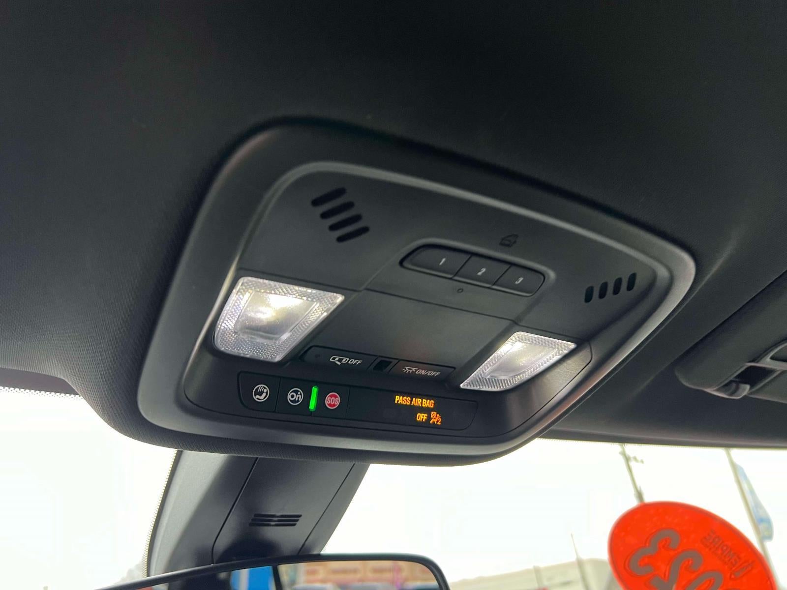 2023 Chevrolet Traverse AWD LT Leather