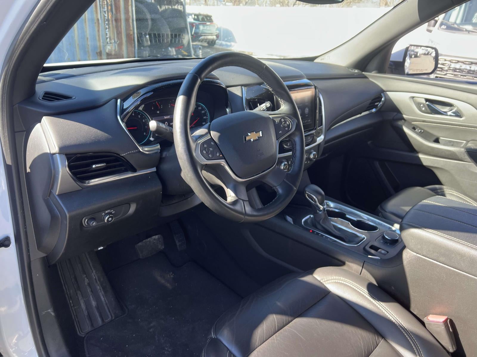 2023 Chevrolet Traverse AWD LT Leather