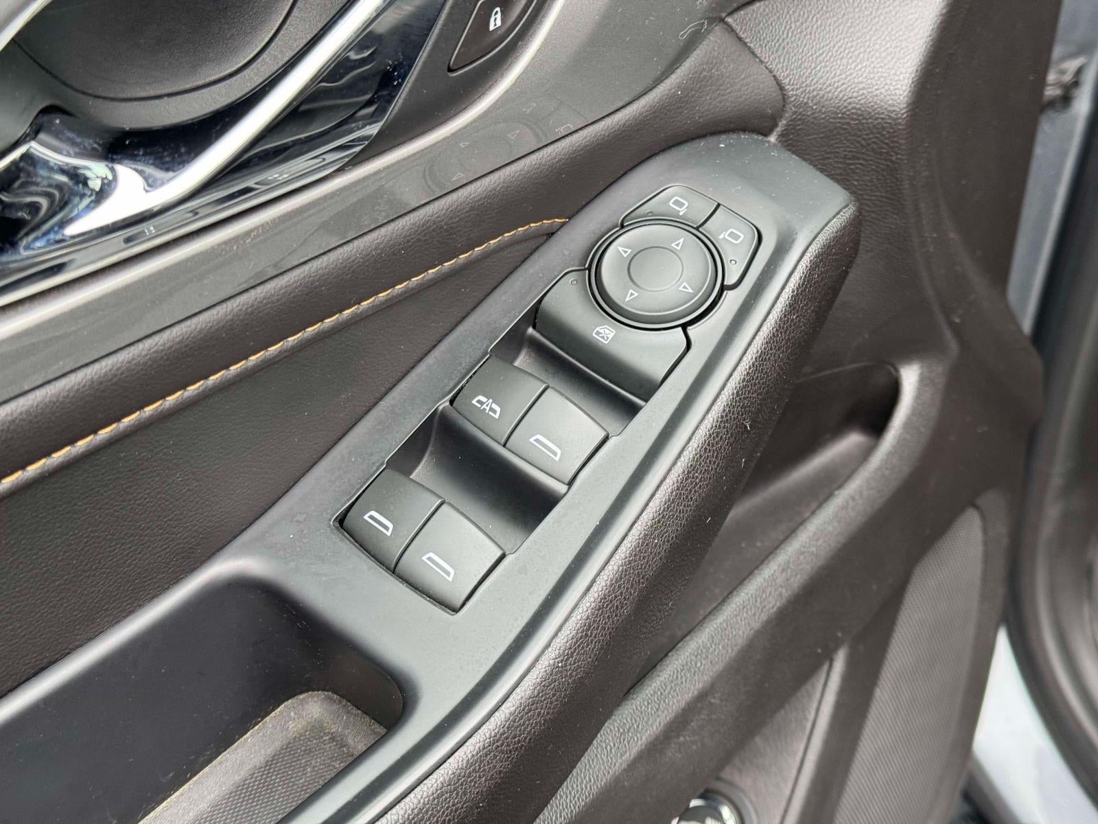 2021 Chevrolet Traverse AWD LT Leather