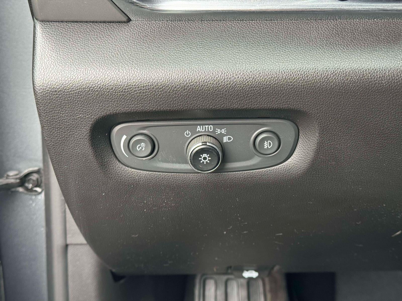 2021 Chevrolet Traverse AWD LT Leather