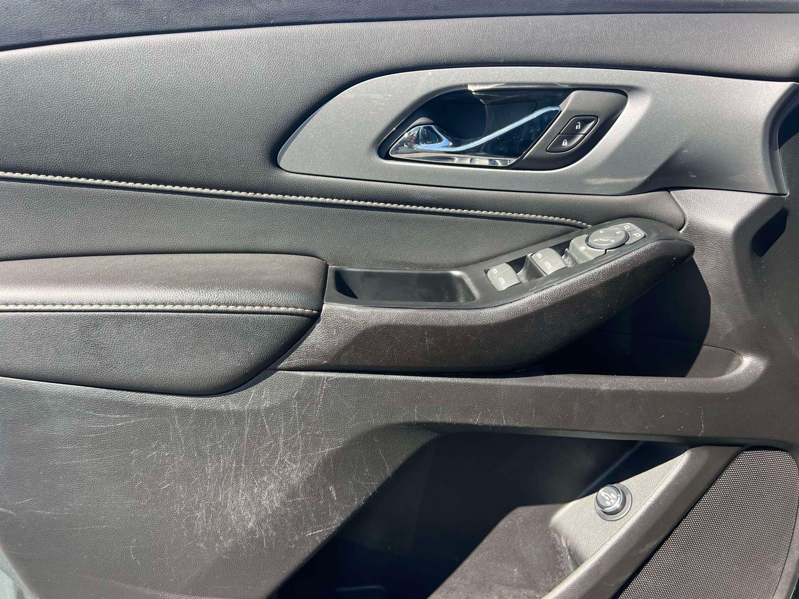 2023 Chevrolet Traverse AWD LT Leather