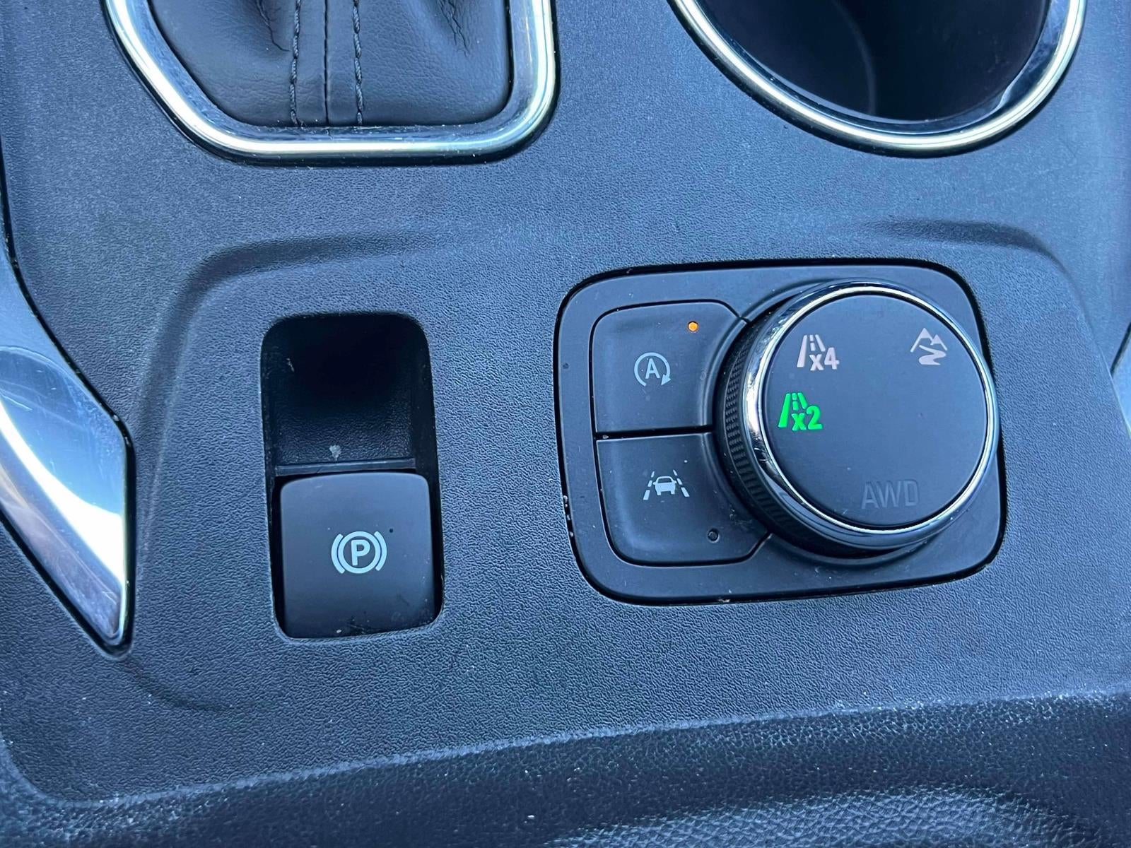 2023 Chevrolet Traverse AWD LT Leather