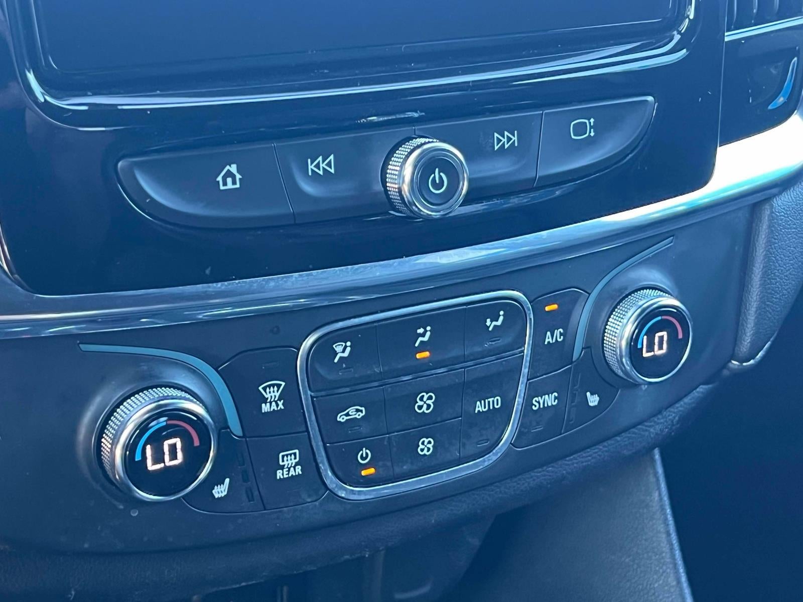 2023 Chevrolet Traverse AWD LT Leather