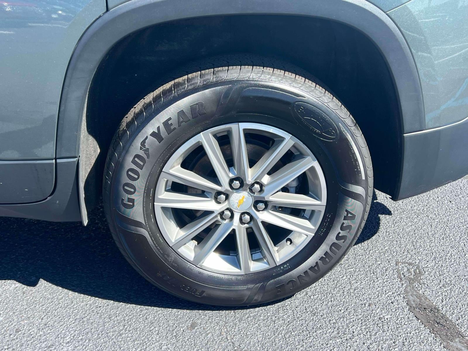 2023 Chevrolet Traverse AWD LT Leather
