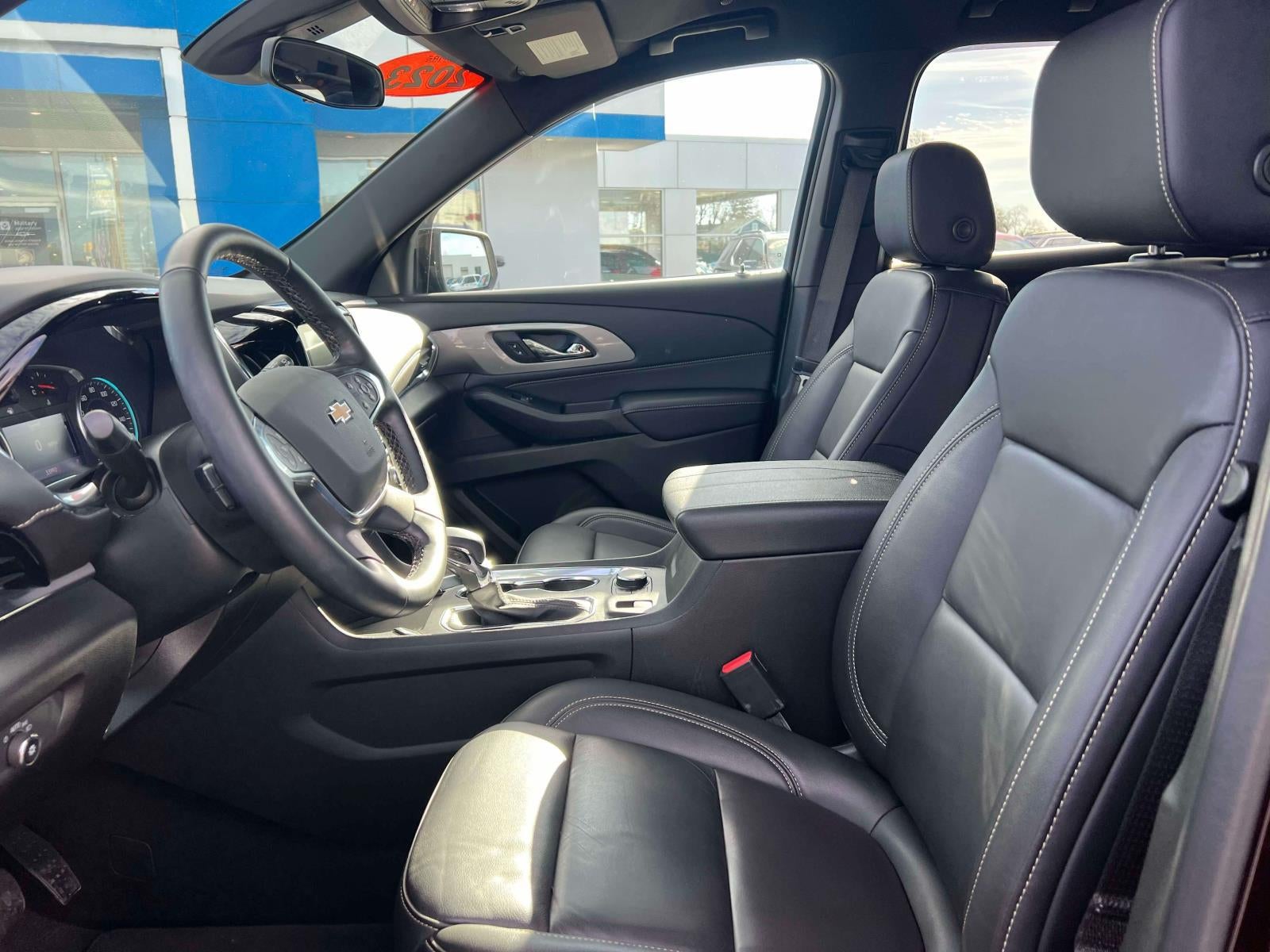 2023 Chevrolet Traverse AWD LT Leather