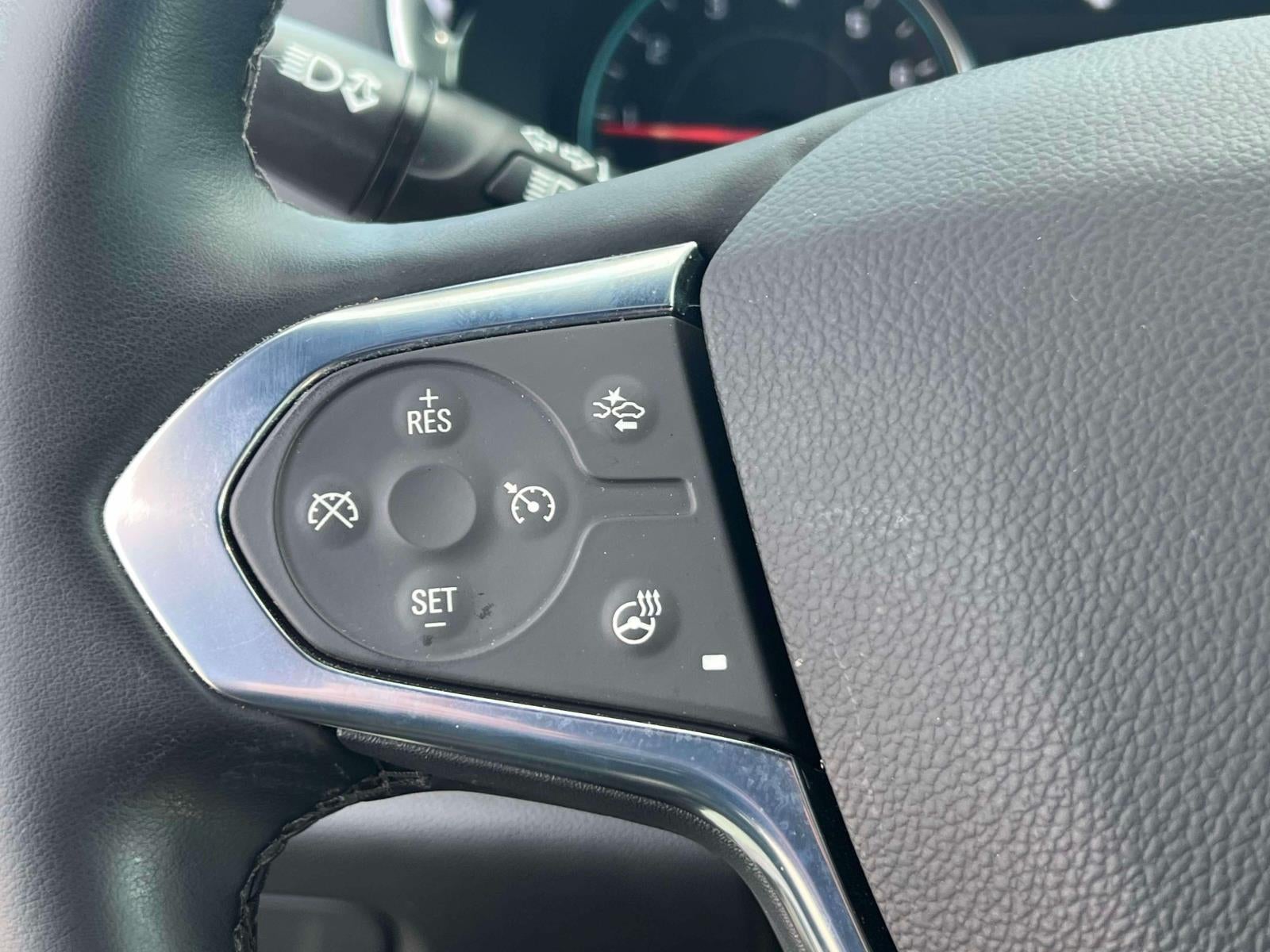 2023 Chevrolet Traverse AWD LT Leather