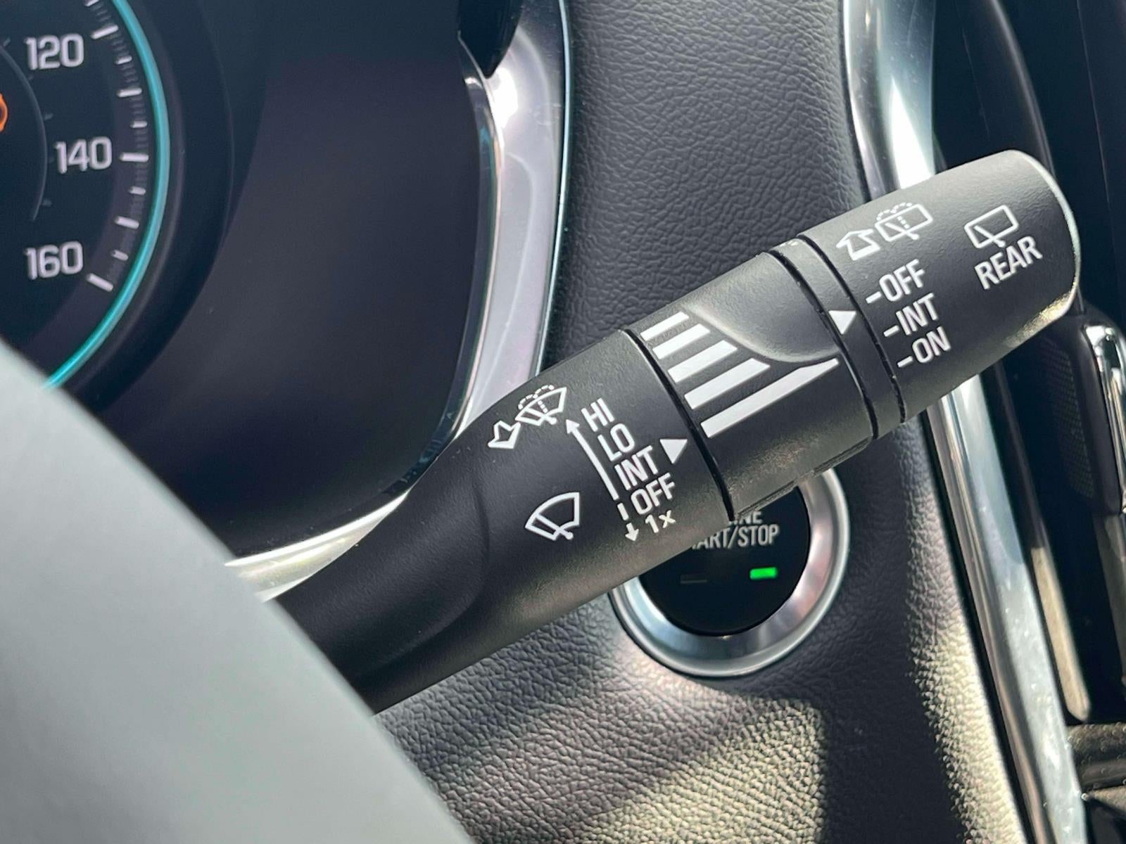 2023 Chevrolet Traverse AWD LT Leather