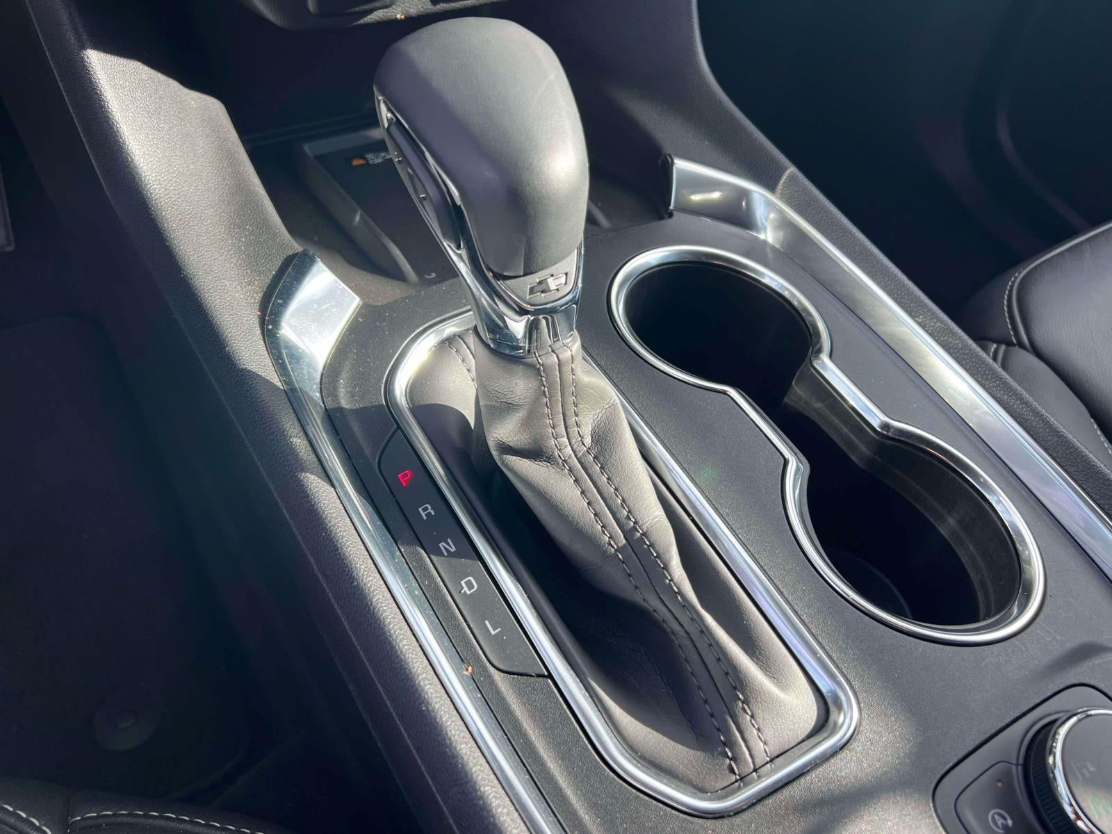 2023 Chevrolet Traverse AWD LT Leather