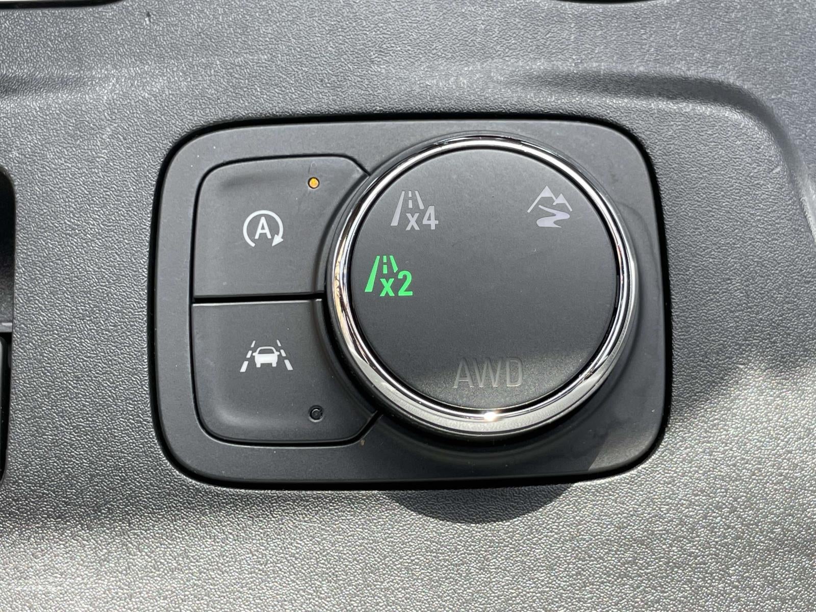 2023 Chevrolet Traverse AWD LT Leather