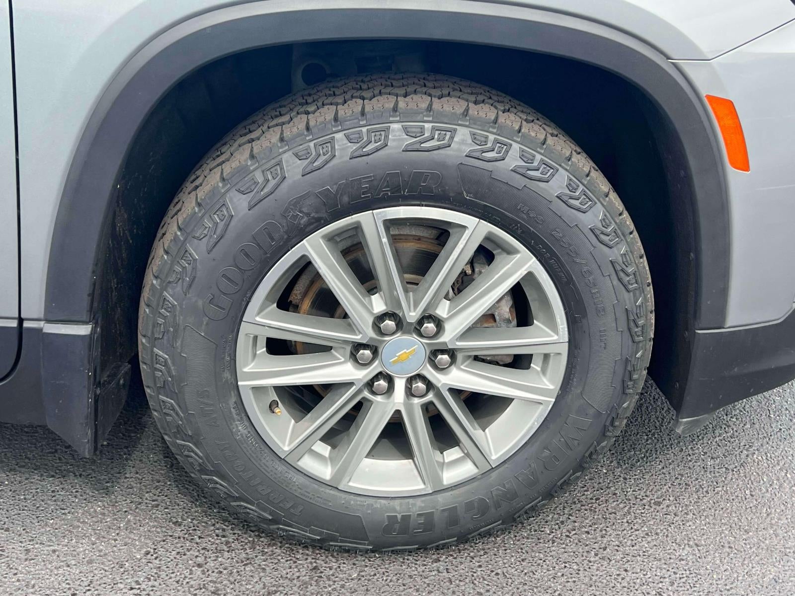 2023 Chevrolet Traverse AWD LT Leather