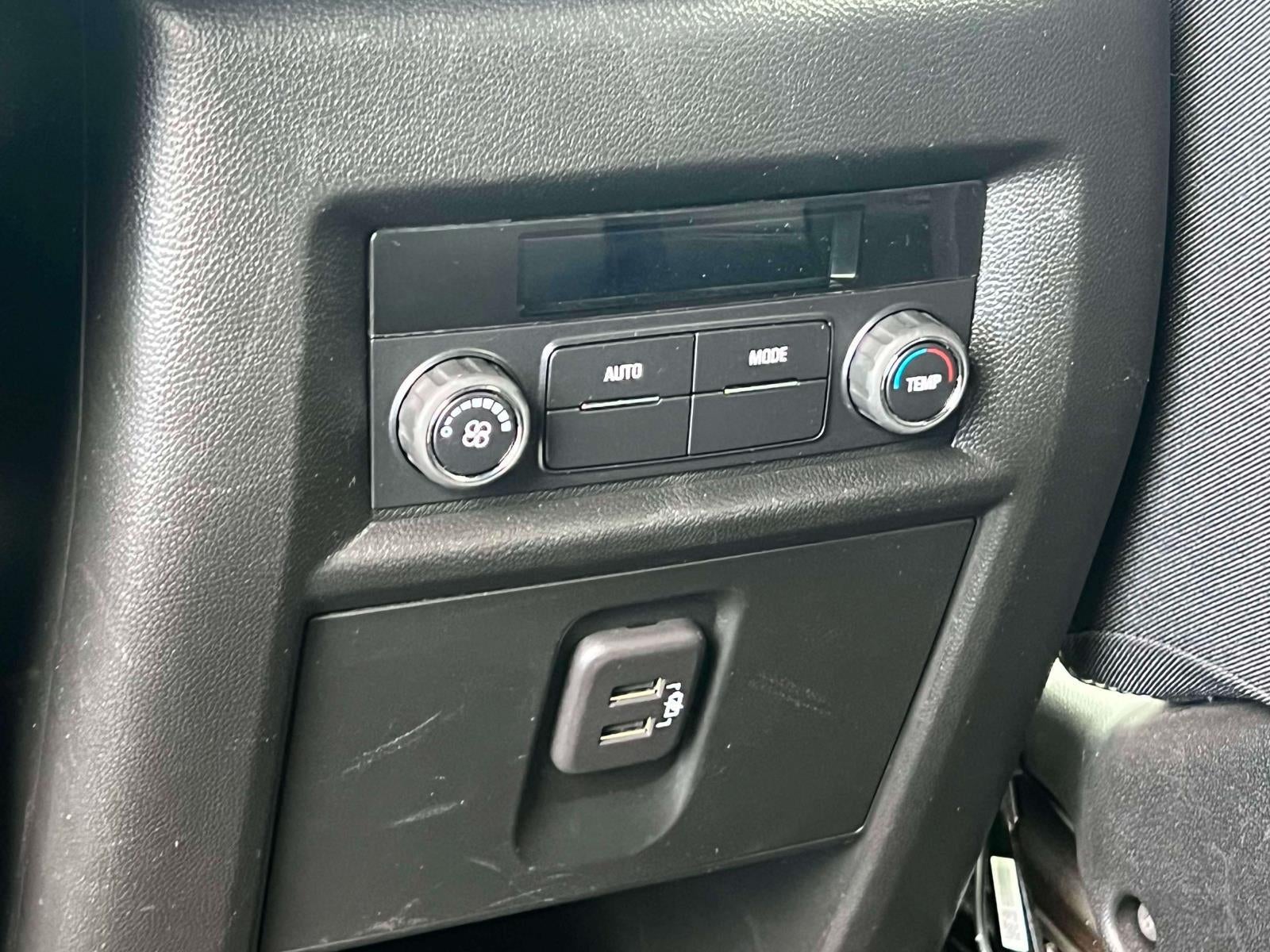 2023 Chevrolet Traverse AWD LT Leather
