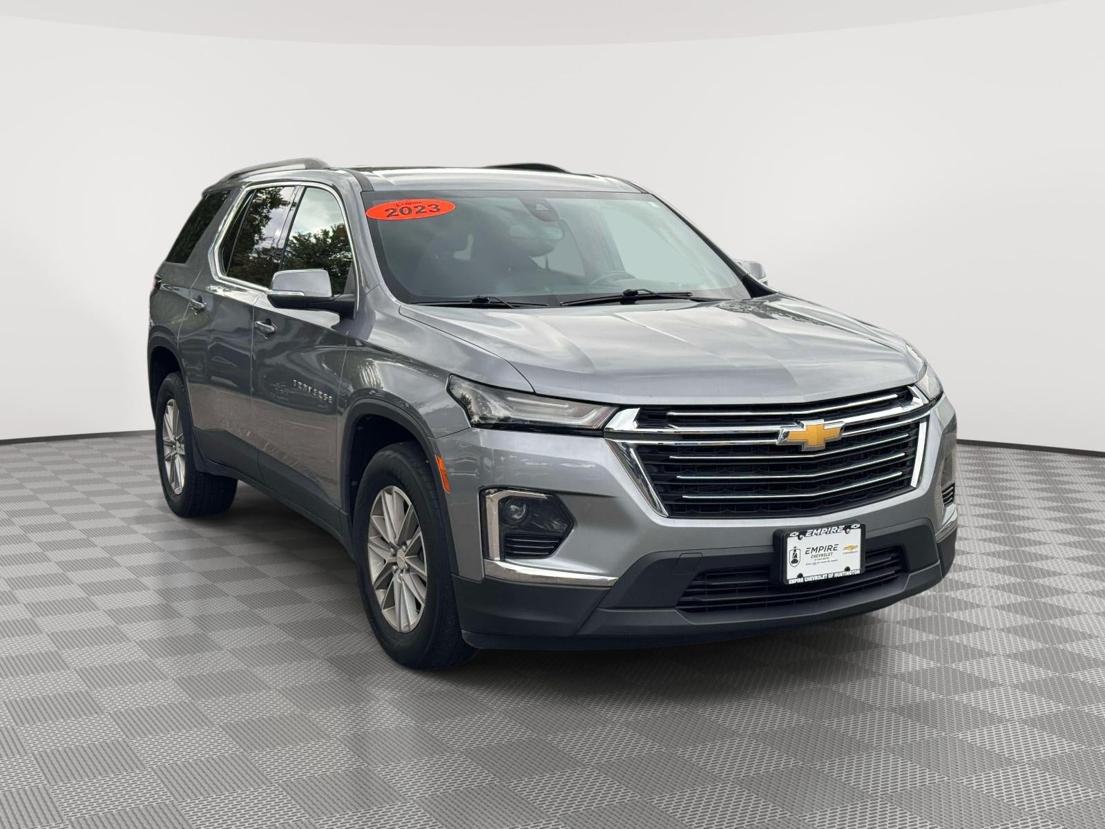 2023 Chevrolet Traverse AWD LT Leather