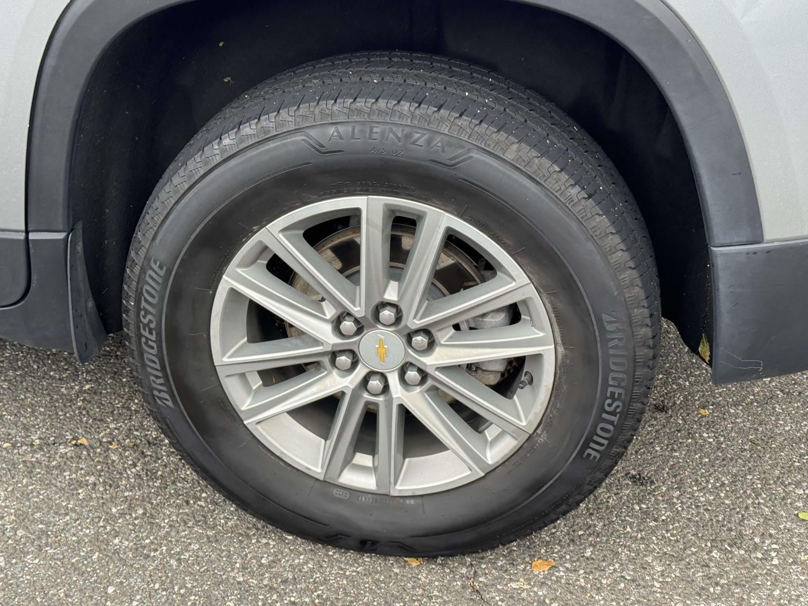 2023 Chevrolet Traverse AWD LT Leather