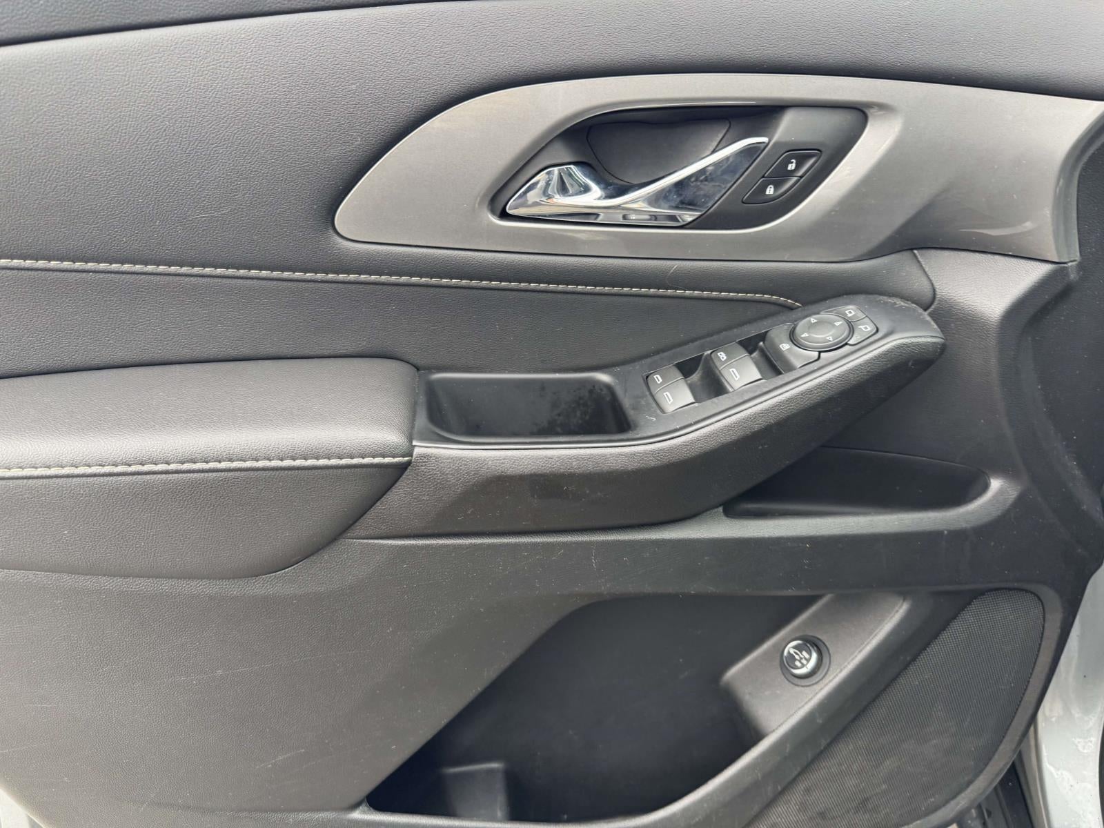 2023 Chevrolet Traverse AWD LT Leather