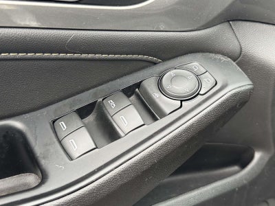 2023 Chevrolet Traverse AWD LT Leather