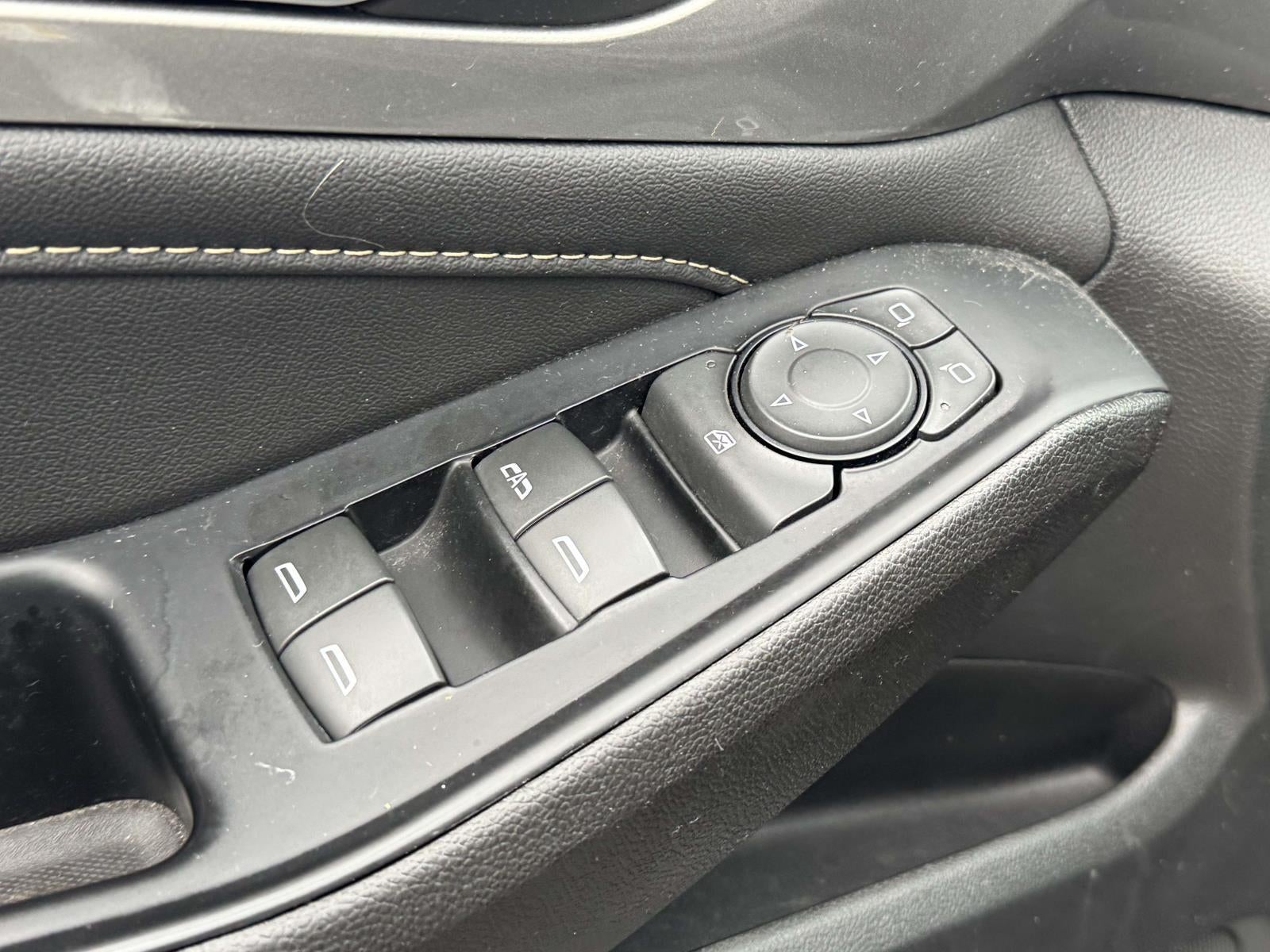 2023 Chevrolet Traverse AWD LT Leather