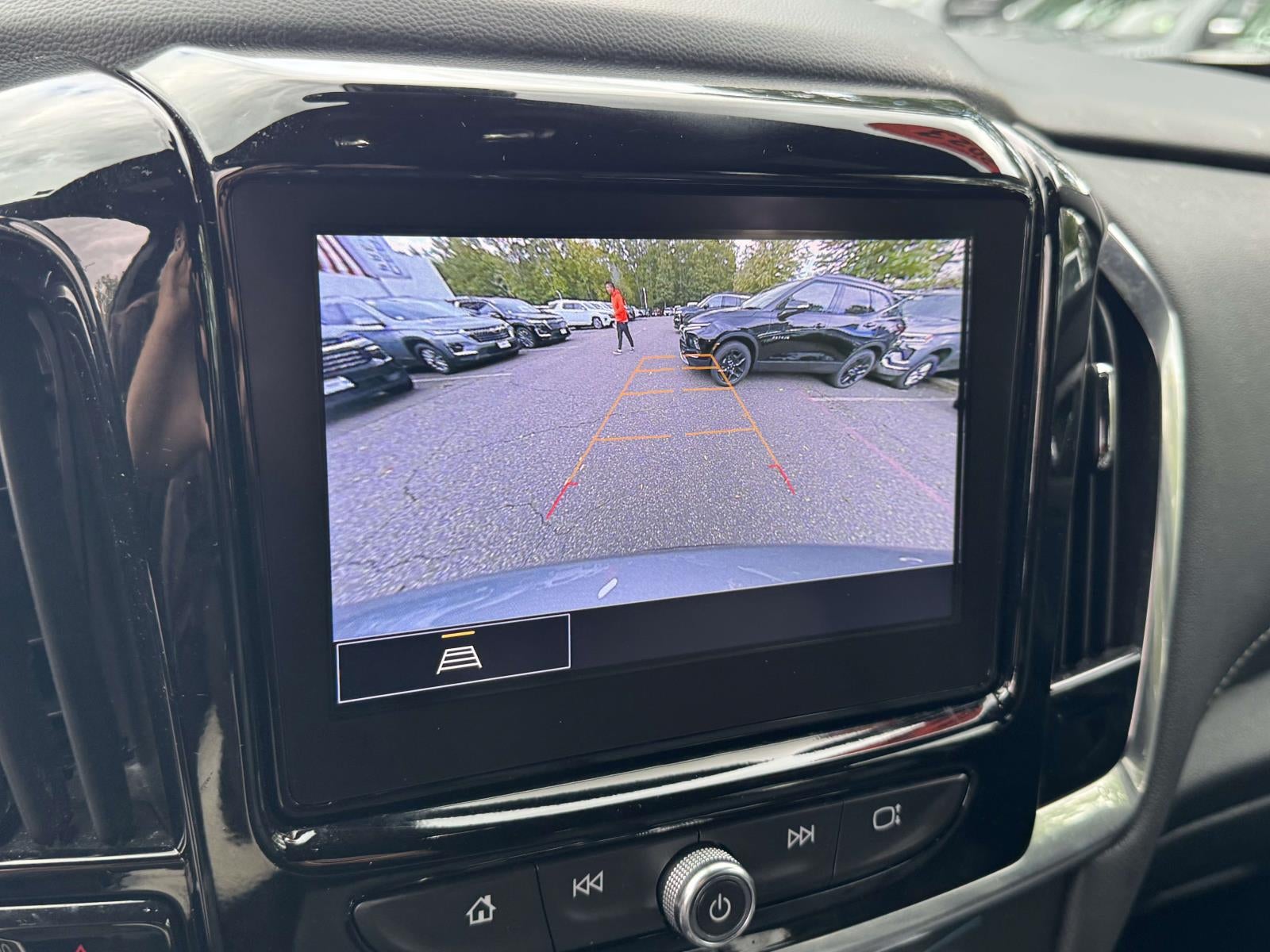 2023 Chevrolet Traverse AWD LT Leather