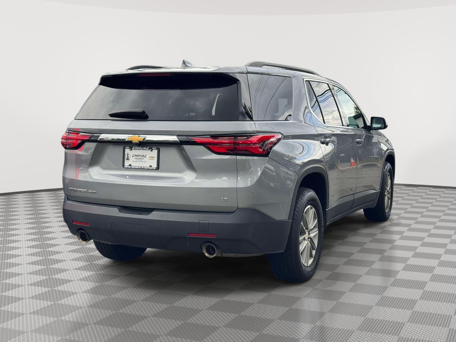2023 Chevrolet Traverse AWD LT Leather