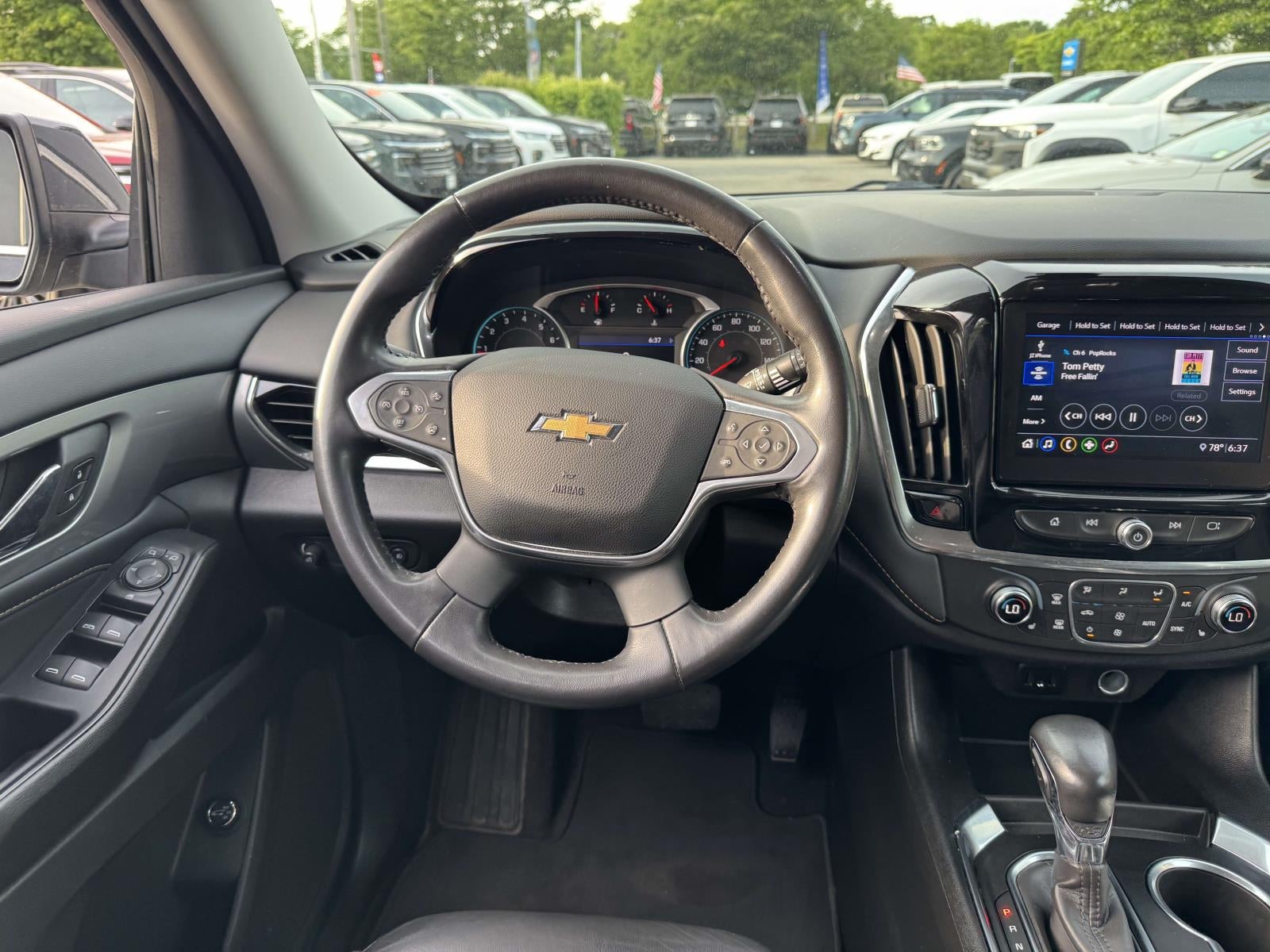 2021 Chevrolet Traverse AWD LT Leather