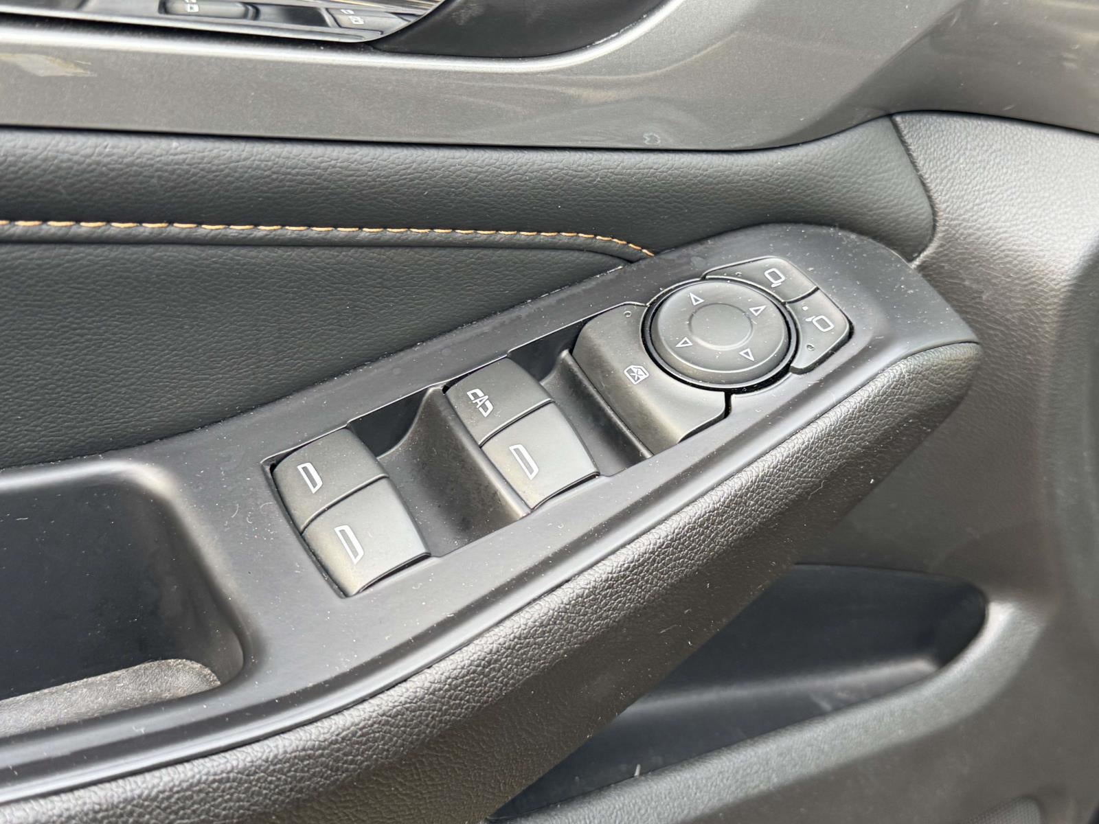 2021 Chevrolet Traverse AWD LT Leather