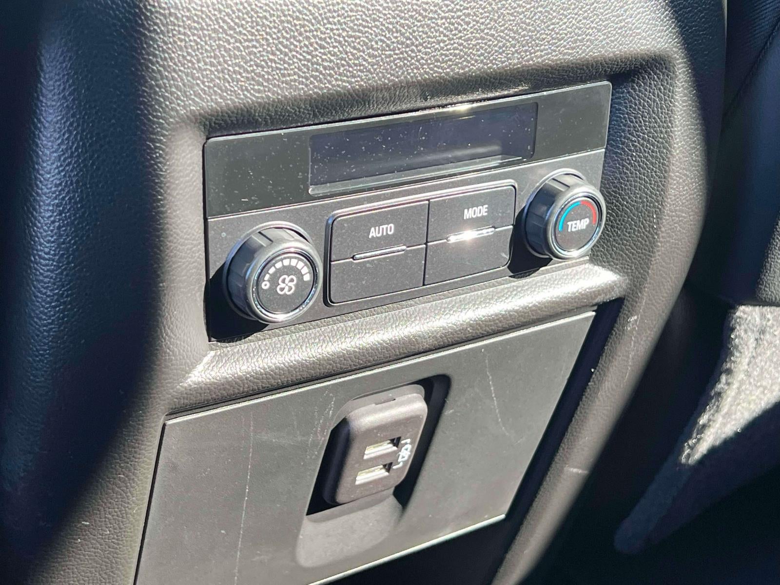 2023 Chevrolet Traverse AWD LT Leather