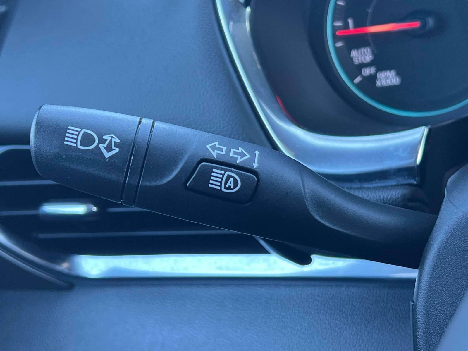 2023 Chevrolet Traverse AWD LT Leather