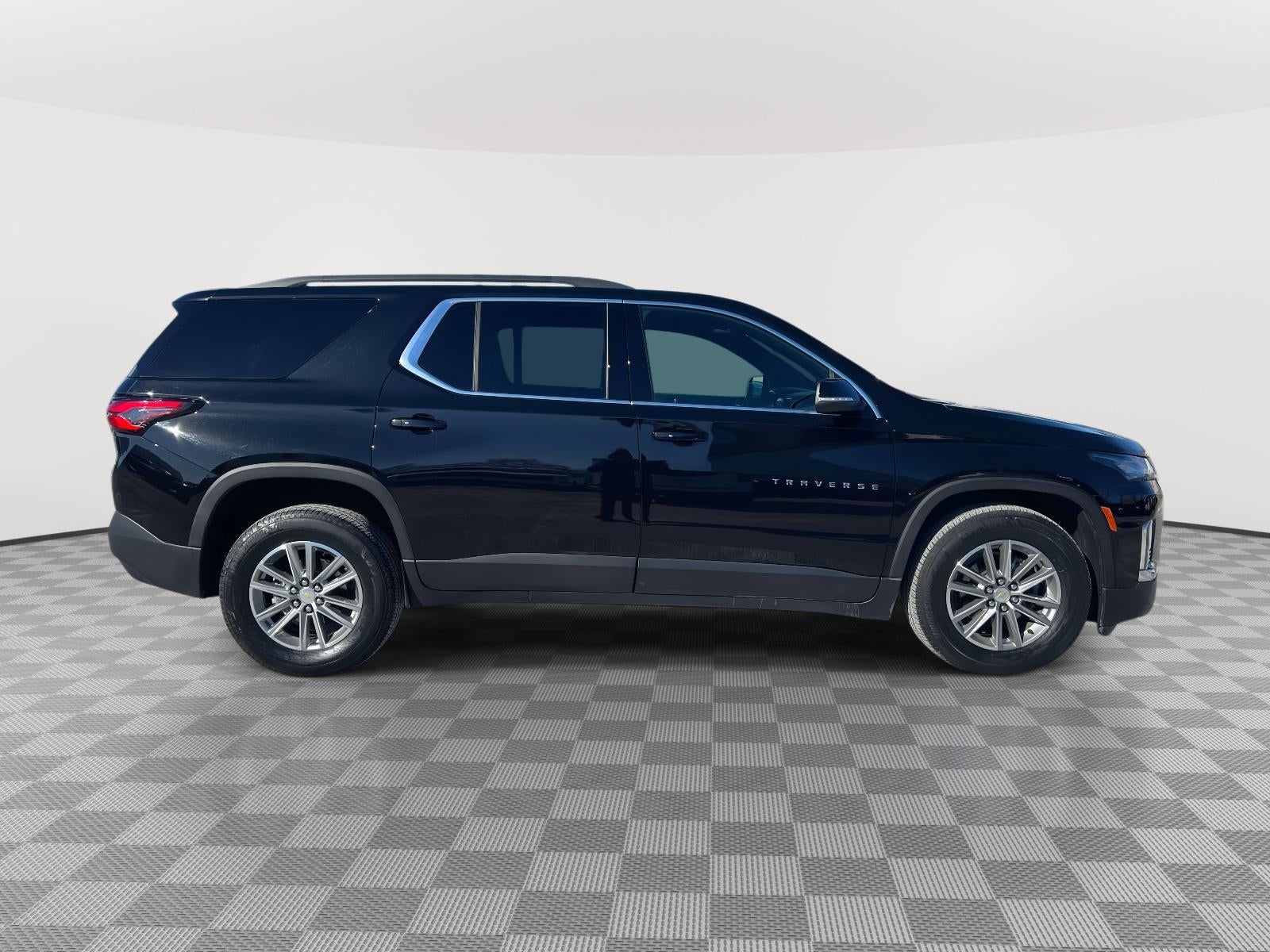 2023 Chevrolet Traverse AWD LT Leather