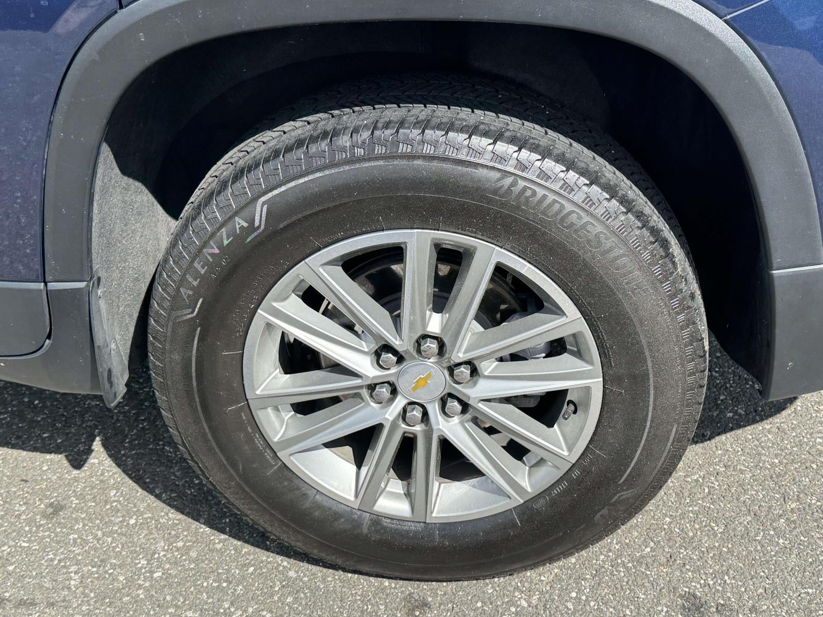 2023 Chevrolet Traverse AWD LT Leather
